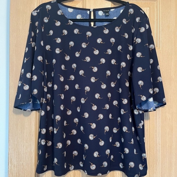 Ann Taylor Flowy Navy Patterned Blouse - Picture 3 of 10